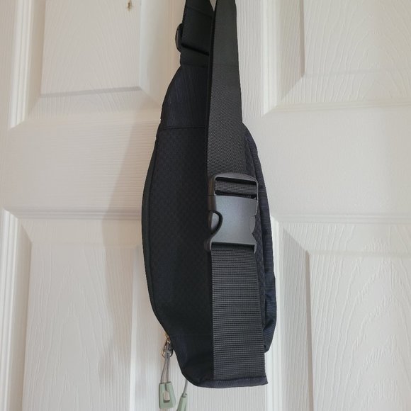 Running Pocket Waist Bag Fanny Pack - Picture 2 of 4